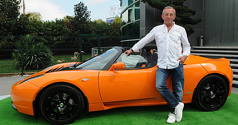 Ali Ağaoğlu Tesla Roadster marka otomobili ile